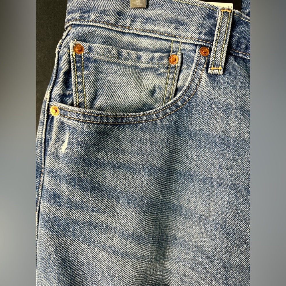 Levi’s 1961 551 z
Size 34x30 - Picture 2 of 16